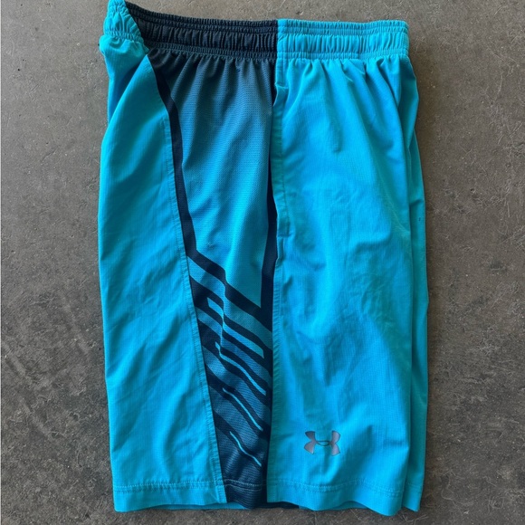 MENS UNDER ARMOUR SHORTS SZ SMALL - Picture 1 of 5